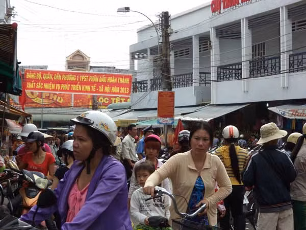Kẹt xe trên đường Phan Chu Trinh