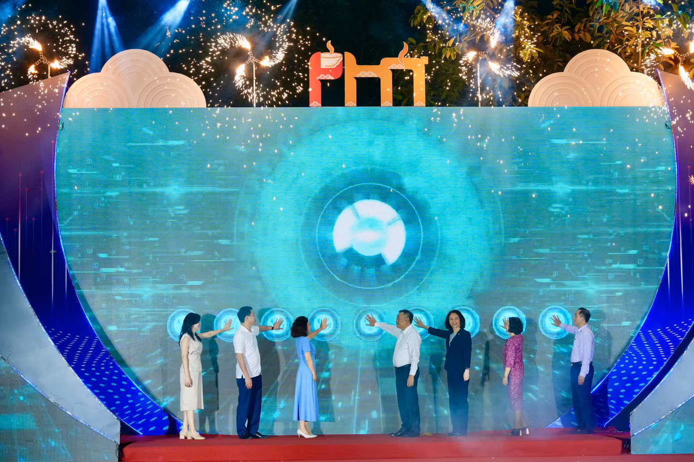 Festival Phở 2025 với chủ đề "Tinh hoa phở Việt - Di sản trong kỉ nguyên số. Festival Phở 2025 với chủ đề "Tinh hoa phở Việt - Di sản trong kỉ nguyên số.