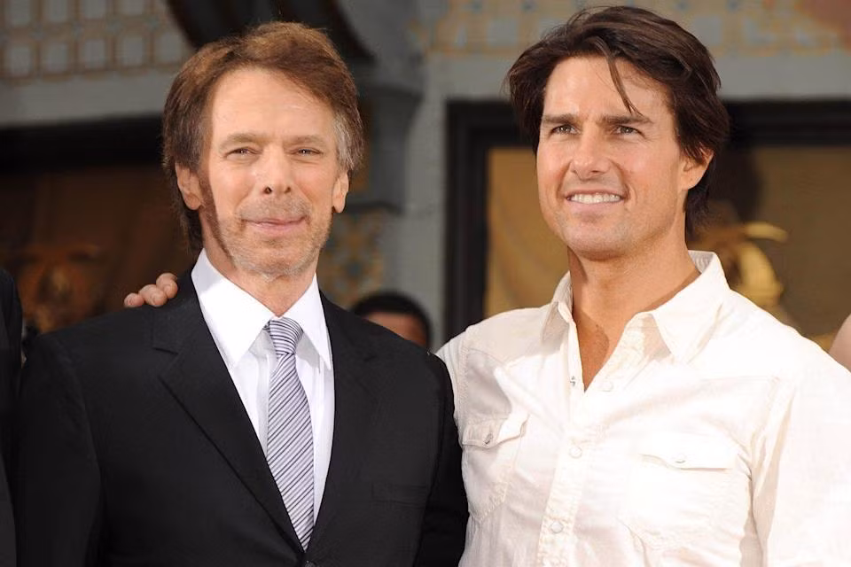 Jerry Bruckheimer và tài tử Tom Cruise. - Nguồn: Celebrity Land Jerry Bruckheimer và tài tử Tom Cruise. - Nguồn: Celebrity Land