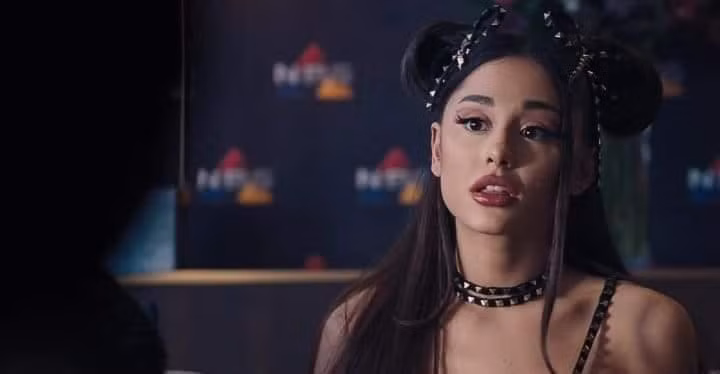 Ariana Grande lần đầu tiên góp mặt trong một bộ phim điện ảnh. - Nguồn: YouTube Ariana Grande lần đầu tiên góp mặt trong một bộ phim điện ảnh. - Nguồn: YouTube