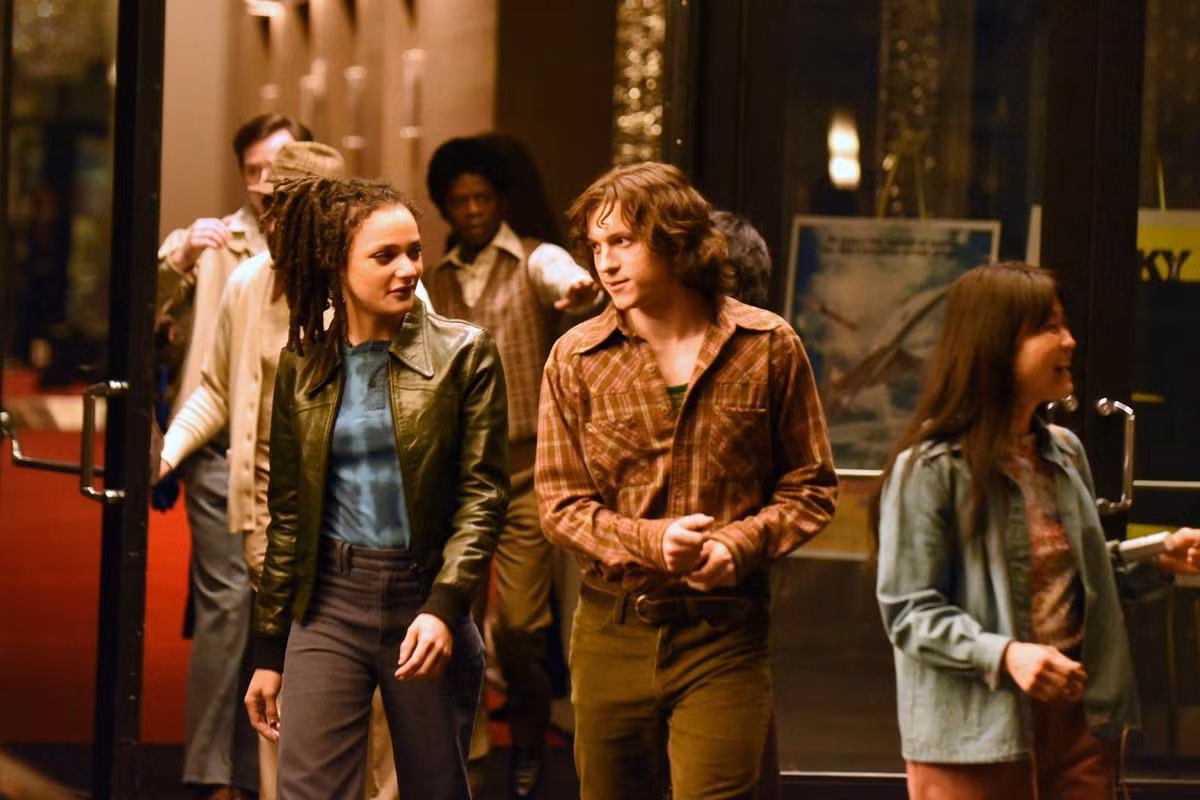 Rũ bỏ hình tượng "Spider-Man", Tom Holland sẽ trở thành một kẻ đa nhân cách ở thập niên 70 trong "The Crowded Room". (Nguồn: Internet)