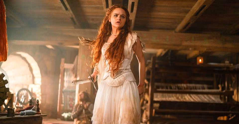 Joey King đã thể hiện thành công nét gai góc của nhân vật công chúa trong “The Princess”. - Nguồn: Internet