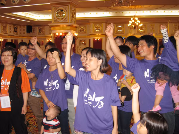 Các gia đình chồng Hàn - vợ Việt tham gia trò chơi dân gian Việt Nam