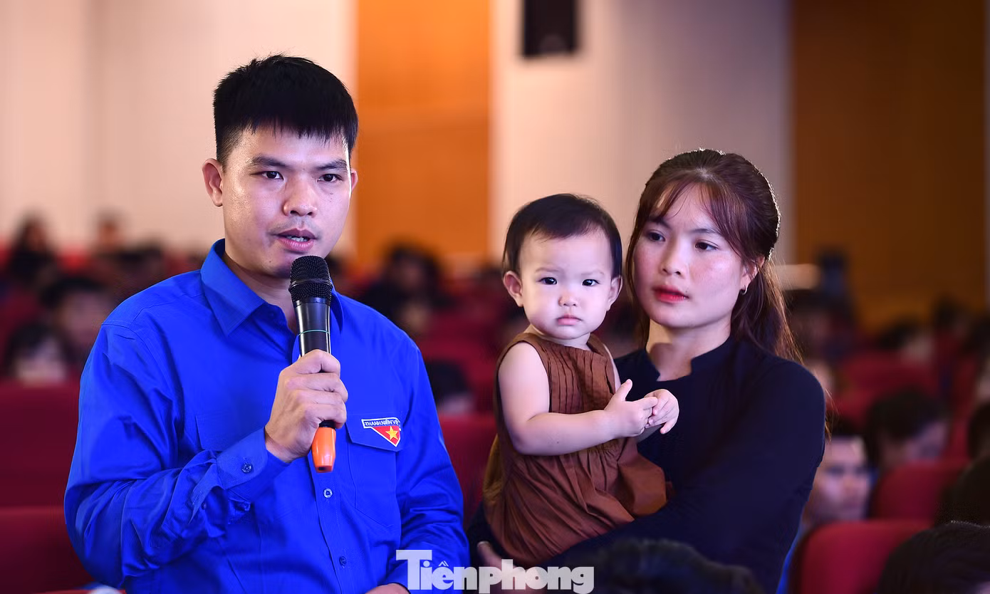 Gia đình trẻ tiêu biểu giao lưu trong chương trình. Gia đình trẻ tiêu biểu giao lưu trong chương trình.