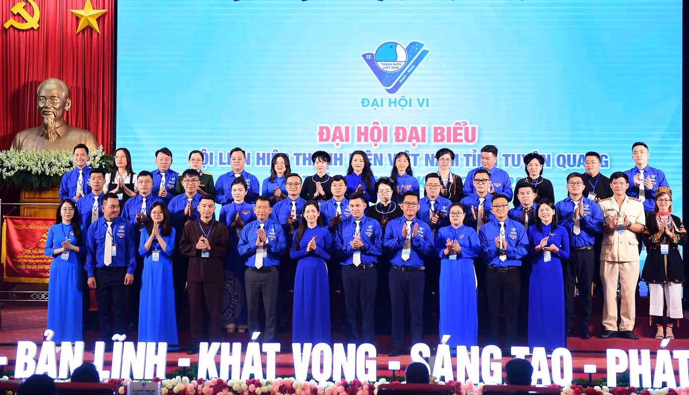 Uỷ ban Hội LHTN Việt Nam tỉnh Tuyên Quang khoá VI ra mắt Đại hội. Uỷ ban Hội LHTN Việt Nam tỉnh Tuyên Quang khoá VI ra mắt Đại hội.