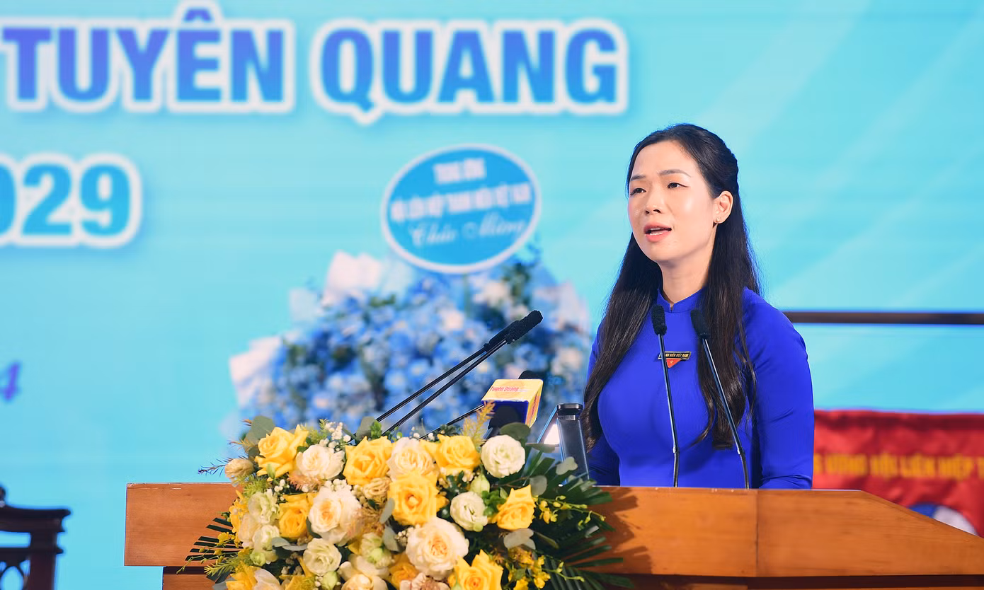 Chị Dương Minh Nguyệt báo cáo tại Đại hội. Chị Dương Minh Nguyệt báo cáo tại Đại hội.