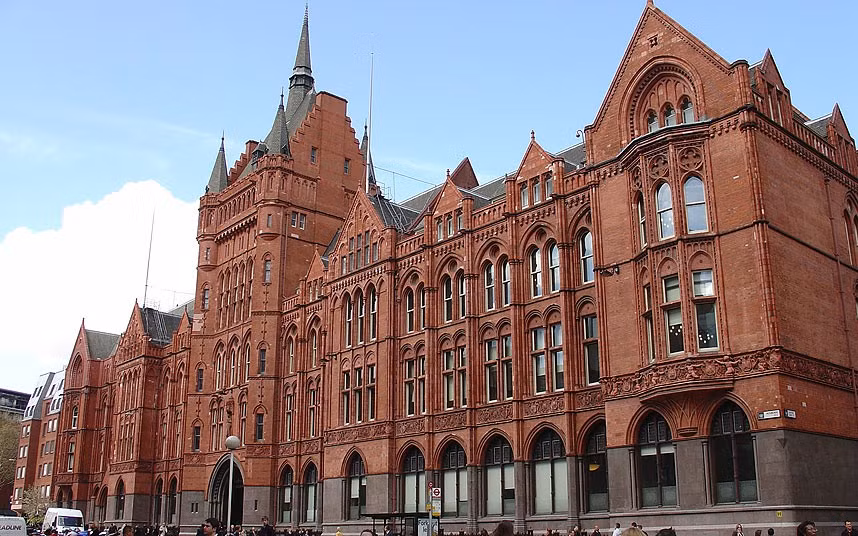 Tòa nhà Prudential, High Holborn, London,a Anh vẫn giữ được màu gạch