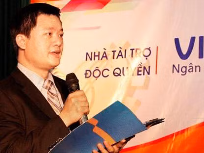 Ngày 31/1/2013, Hội đồng Quản trị Ngân hàng Quốc tế (VIB) có quyết định bổ nhiệm ông Lê Quang Trung, từ vị trí Phó tổng giám đốc, Giám đốc khối nguồn vốn và ngoại hối lên nắm quyền Tổng giám đốc