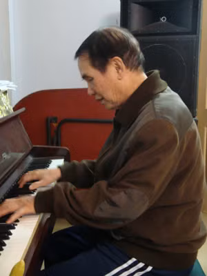 Nhạc sĩ Thế Song