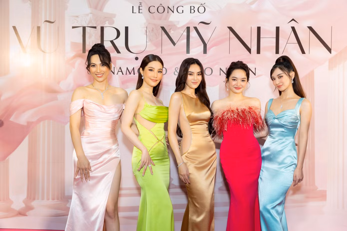 5 mỹ nhân đọ sắc tại sự kiện. 5 mỹ nhân đọ sắc tại sự kiện.