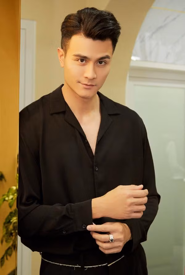Chàng siêu mẫu điển trai Vĩnh Thụy.