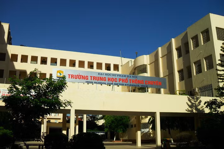 Đây là một trong những trường THPT chuyên nổi tiếng tại Việt Nam. Ảnh: Internet