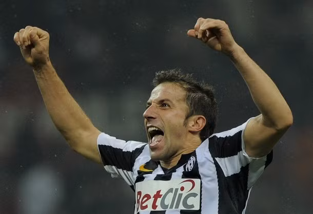 Niềm vui của lão tướng Del Piero với bàn thắng quyết định nâng tỉ số lên 2-0