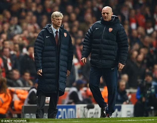 Vẻ thất vọng của HLV Wenger bên phía Arsenal. Vẻ thất vọng của HLV Wenger bên phía Arsenal