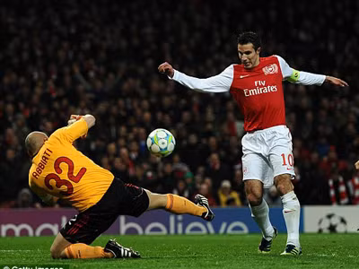 Nếu tình huống này Van Persie ghi bàn thì mọi chuyện có lẽ đã khác