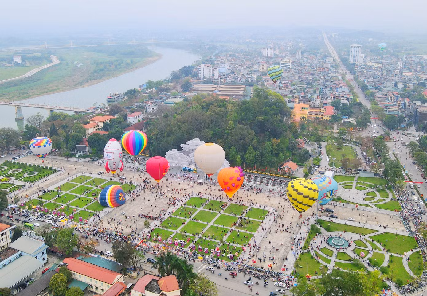 Một lễ hội khinh khí cầu được tổ chức tại tỉnh Tuyên Quang.
