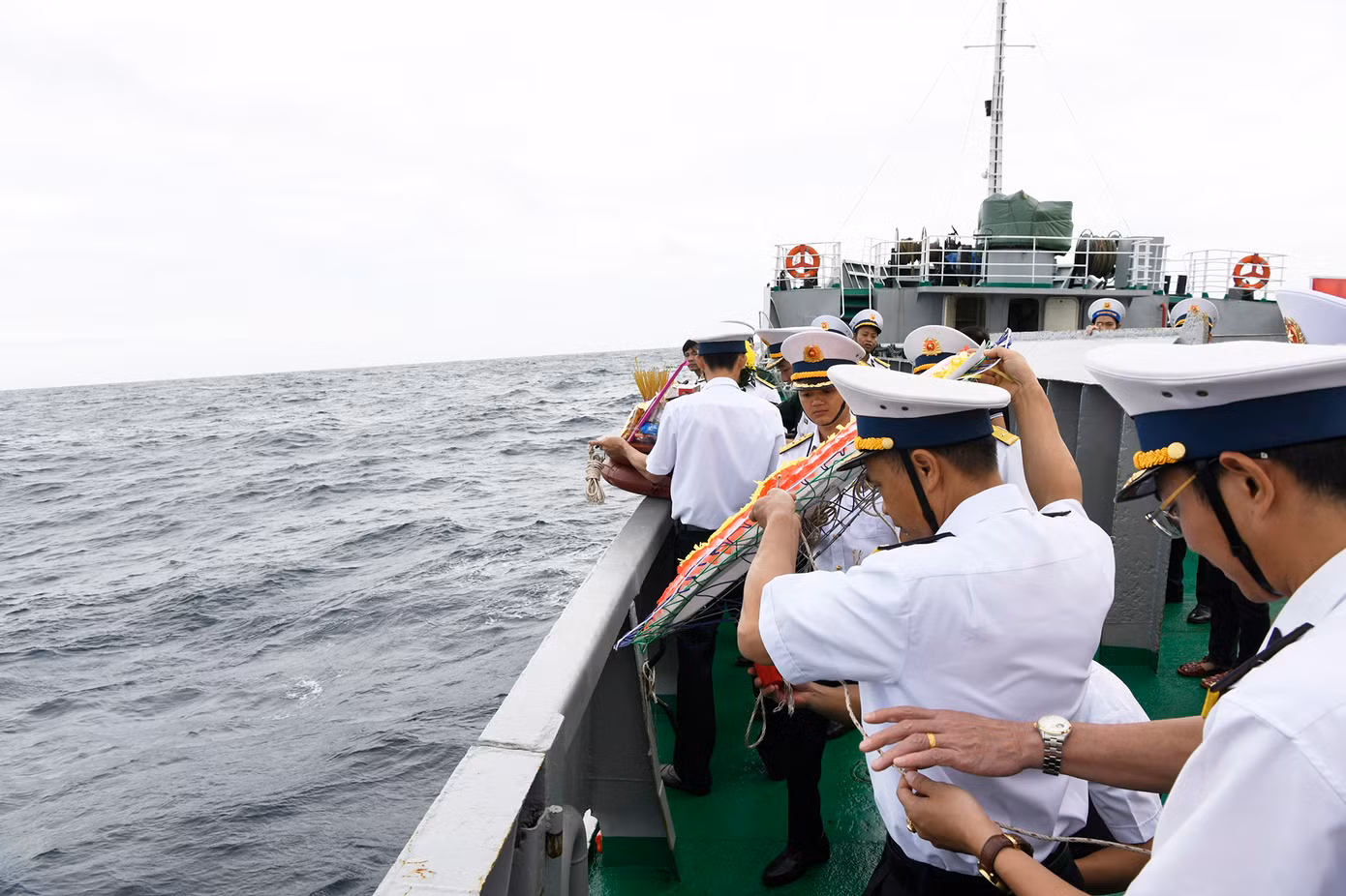 Với hoạt động này, không những đoàn cán bộ báo, đài thấy được sự hy sinh to lớn của thế hệ đi trước, đồng thời cũng là hoạt động giáo dục cho cán bộ chiến sĩ. "Mỗi người dù ở mỗi cương vị khác nhau, nguyện đem hết sức mình cùng đồng hành với các lực lượng giữ biển, cống hiến nhiều hơn nữa cho sự nghiệp bảo vệ vững chắc biển đảo thềm lục địa thiêng liêng của Tổ quốc", Đại tá Duyên khẳng định.
