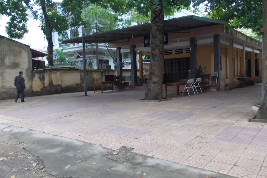 Nhà xác bệnh viện giao thông đã hương lạnh, khói tàn mấy hôm nay...