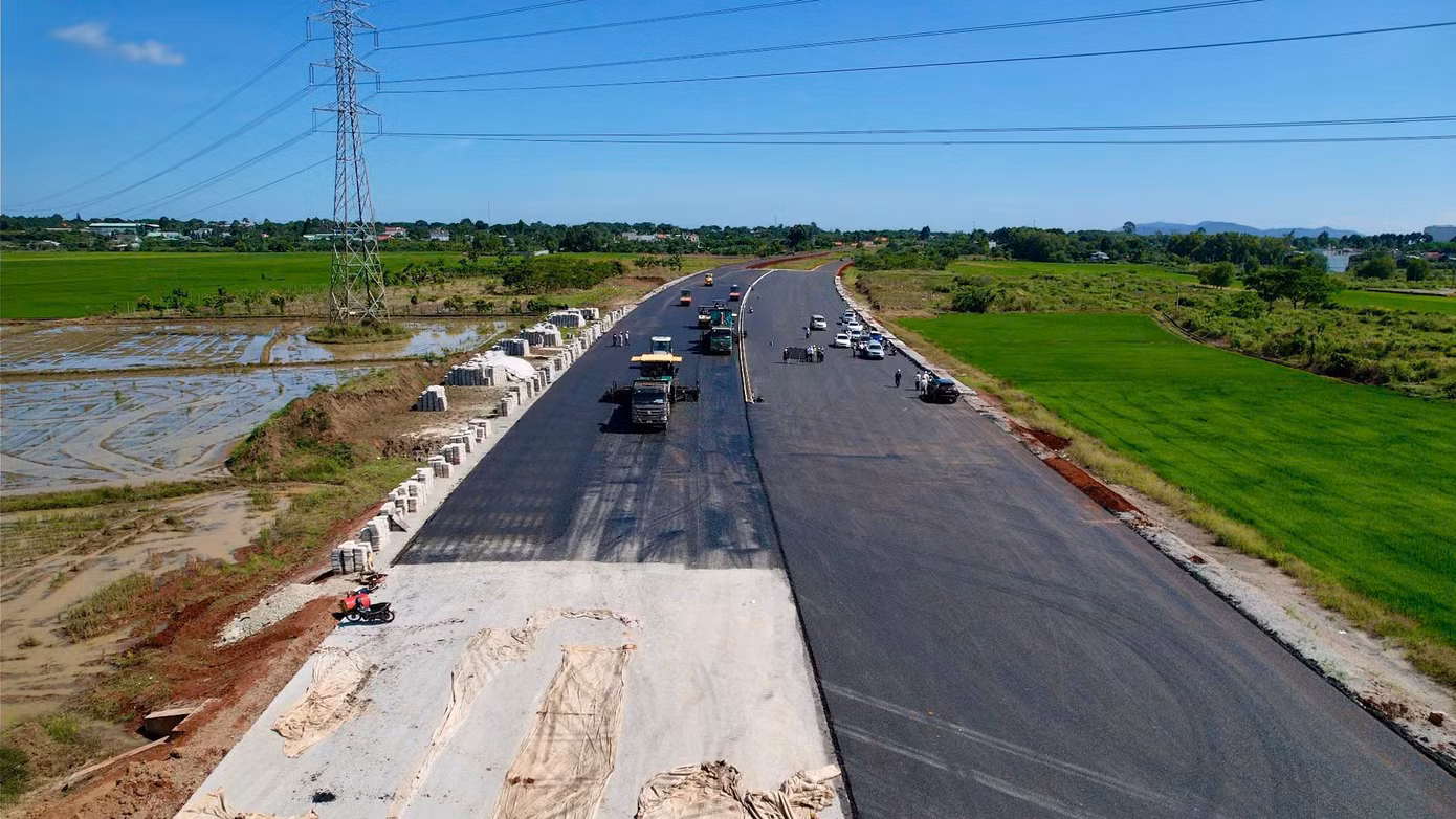 Cao tốc Biên Hòa - Vũng Tàu là một trong những tuyến cao tốc quan trọng được áp dụng cơ chế đặc thù theo nghị quyết của Quốc hội về các công trình trọng điểm quốc gia và chương trình phục hồi phát triển kinh tế xã hội. Cao tốc Biên Hòa - Vũng Tàu là một trong những tuyến cao tốc quan trọng được áp dụng cơ chế đặc thù theo nghị quyết của Quốc hội về các công trình trọng điểm quốc gia và chương trình phục hồi phát triển kinh tế xã hội.