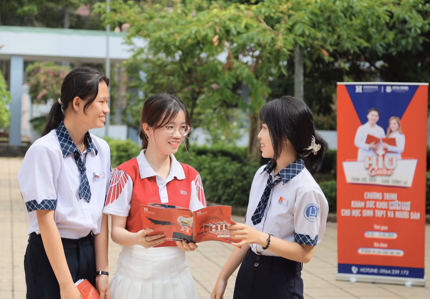 HIU không những giữ nguyên mức học phí niêm yết liên tục suốt 3 năm qua không tăng, mà còn thiết lập nhiều chính sách ưu đãi.