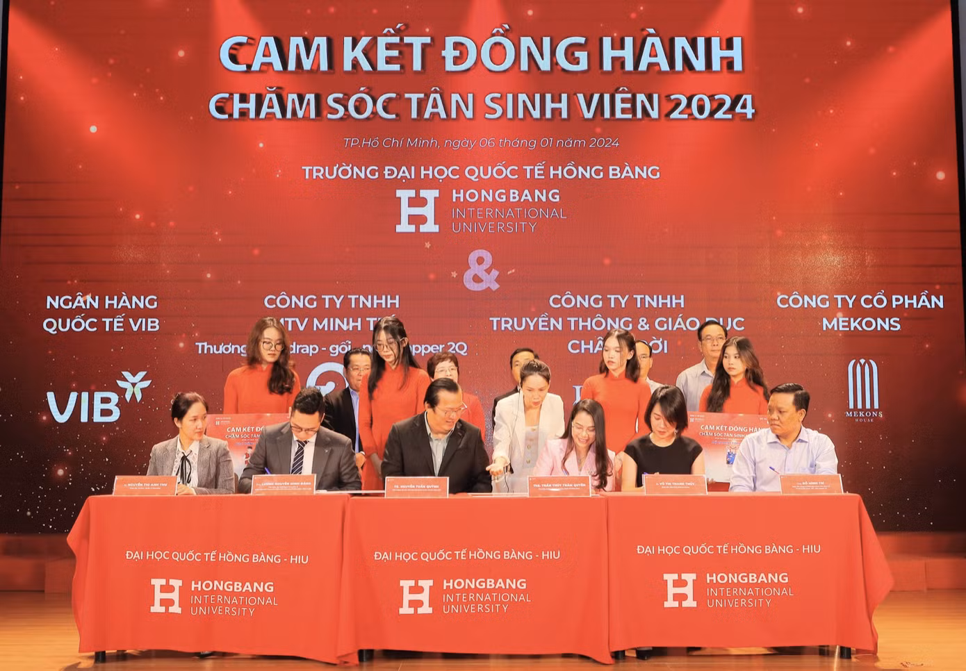 Quỹ học bổng được phát triển từ năm 2022 giữa HIU và Hội đồng cố vấn doanh nhân nhà trường cùng 500 doanh nghiệp đồng hành.