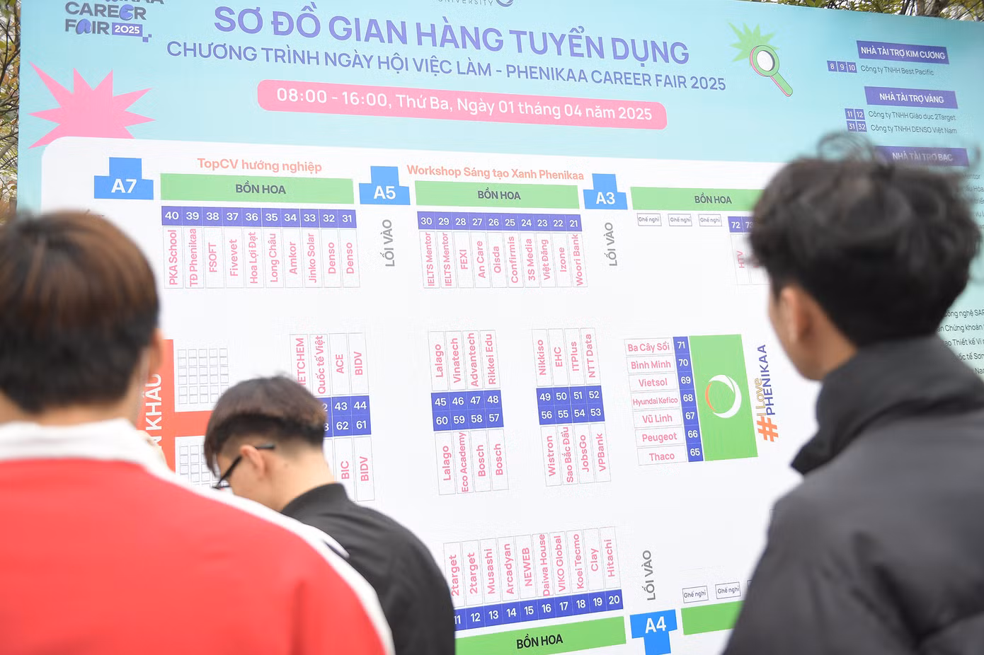 Cơ hội việc làm rộng mở cho sinh viên nhiều lĩnh vực từ các 'ông lớn'. Cơ hội việc làm rộng mở cho sinh viên nhiều lĩnh vực từ các 'ông lớn'.