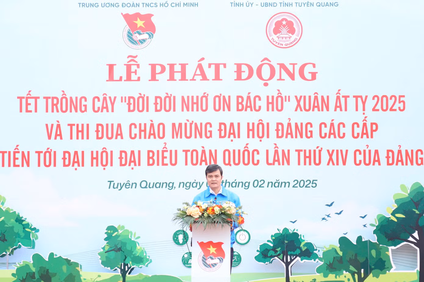 Anh Bùi Quang Huy – Ủy viên dự khuyết T.Ư Đảng, Bí thư thứ nhất T.Ư Đoàn phát biểu tại chương trình.