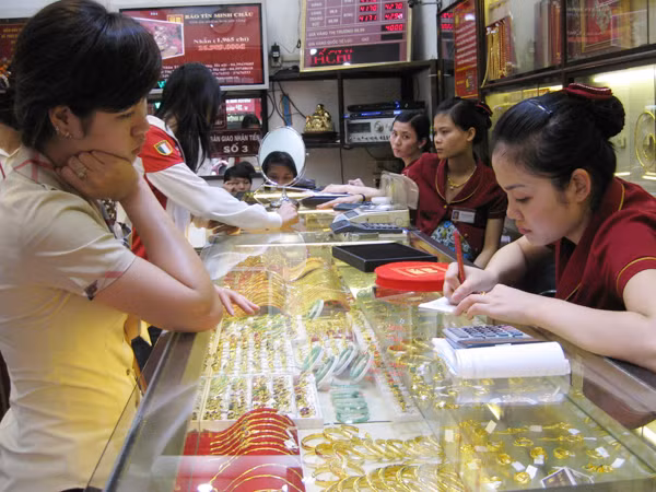Tổng GĐ vàng Bảo Tín Minh Châu: 