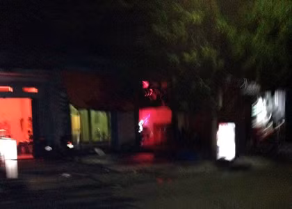 Khu đèn mờ hoạt động mạnh cả ngày lẫn đêm