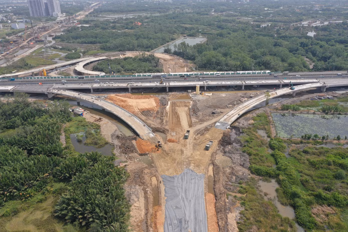 TPHCM đang nỗ lực đẩy nhanh tiến độ dự án đường Vành đai 3.