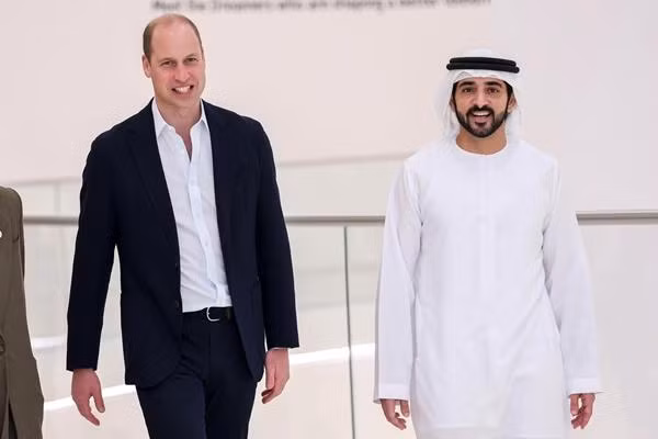 Hoàng tử William và Thái tử Dubai Hamdan bin Mohammed. Ảnh: PA Images/ Alamy.