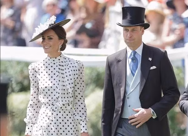 Vợ chồng William - Kate có tước hiệu mới dưới triều đại Vua Charles III. Ảnh: Yahoo!