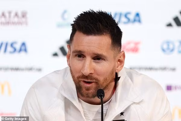 Messi trong buổi họp báo. Ảnh: Getty Images.