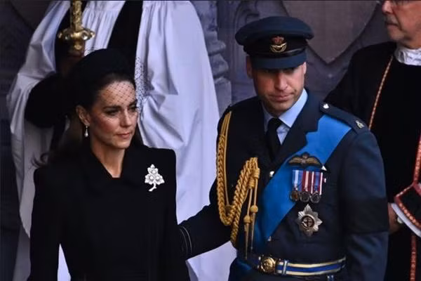 William - Kate đã nhận những tước hiệu mới. Ảnh: PA.