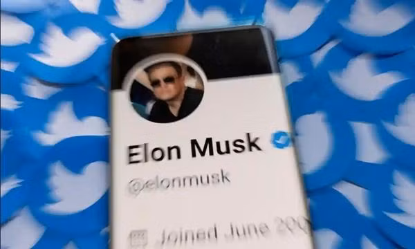 Musk vừa tới, nội bộ Twitter đã bị xáo trộn. Ảnh: Dado Ruvić/ Reuters.
