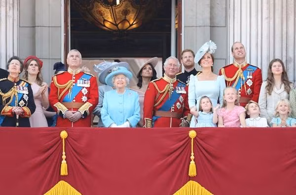 Harry - Meghan được cho là sẽ không xuất hiện trên ban-công cung điện Buckingham cùng đại gia đình. Ảnh: Getty Images. Harry - Meghan được cho là sẽ không xuất hiện trên ban-công cung điện Buckingham cùng đại gia đình. Ảnh: Getty Images.