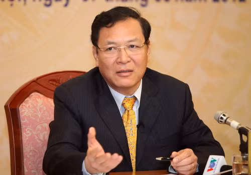 Bộ trưởng Bộ Giáo dục và Đào tạo Phạm Vũ Luận