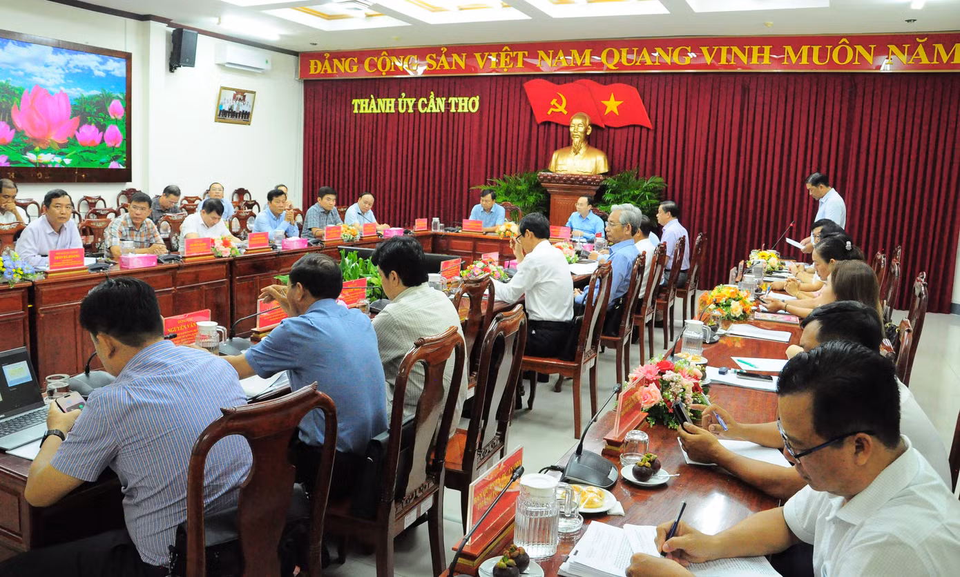 Quang cảnh cuộc họp. Ảnh: CK