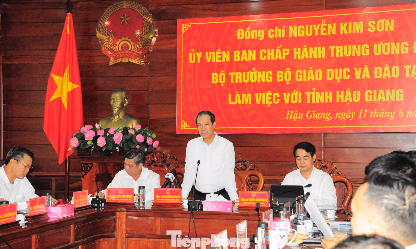 Bộ trưởng GD&amp;ĐT - Nguyễn Kim Sơn phát biểu tại buổi làm việc. Ảnh: CK.