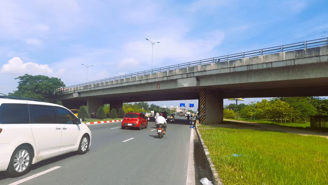 Cầu vượt IC3 trên Quốc lộ 1A.