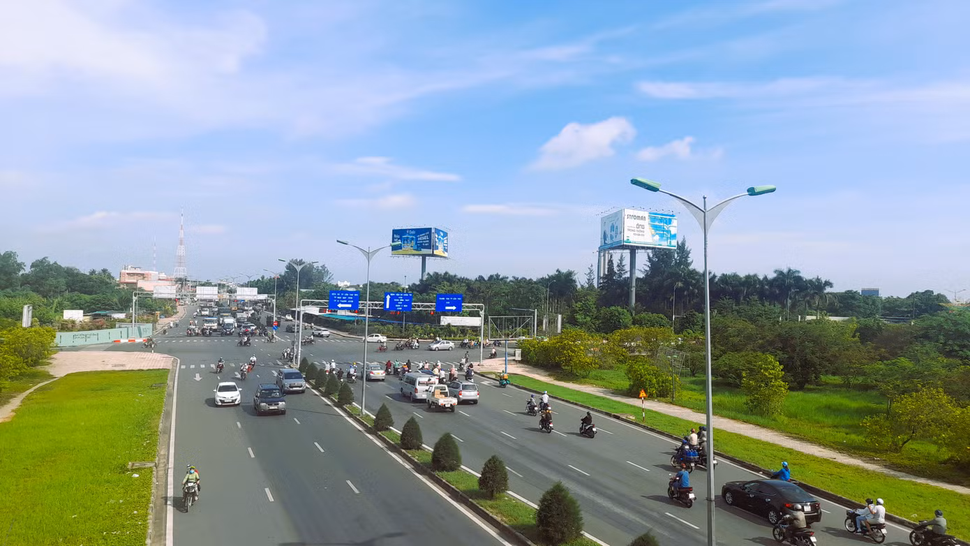 Vị trí khu Trung tâm Văn hóa Tây Đô và Khu hành chính tập trung thành phố nối từ cầu Quang Trung và cầu Hưng Lợi đến nút giao IC3. Khu quy hoạch tập trung hệ thống công sở cấp thành phố, trụ sở làm việc của các tổ chức chính trị - xã hội, các đơn vị sự nghiệp công lập, các công trình văn hóa, công trình dịch vụ - thương mại gắn với hoạt động khu hành chính – văn hóa, không gian công cộng đô thị, đầu mối giao thông công cộng đô thị.