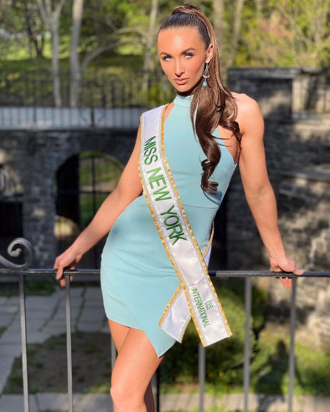 Năm 2015, cô đại diện cho bang Missouri tại cuộc thi Miss World America 2015 và lọt vào top 15. Năm 2015, cô đại diện cho bang Missouri tại cuộc thi Miss World America 2015 và lọt vào top 15.