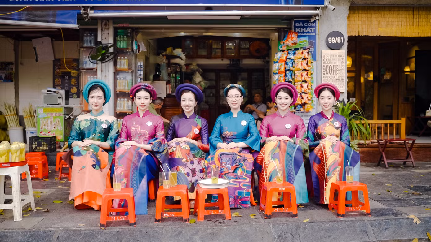 25 thí sinh được chia thành 4 đội theo 4 chủ đề: Hơi thở lịch sử và văn hóa, 36 phố phường, Bản giao hưởng cuộc sống, Ẩm thực của ký ức và giao thoa.
