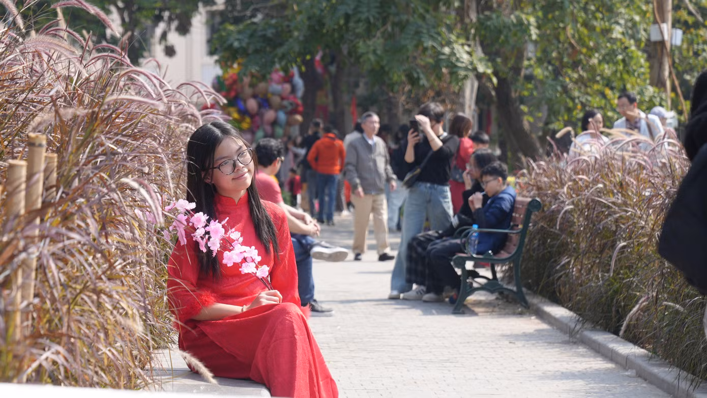 Thời tiết ấm áp hơn, ánh sáng và nhiệt độ thuận lợi cho việc lựa chọn trang phục để có những bức ảnh đẹp. Thời tiết ấm áp hơn, ánh sáng và nhiệt độ thuận lợi cho việc lựa chọn trang phục để có những bức ảnh đẹp.