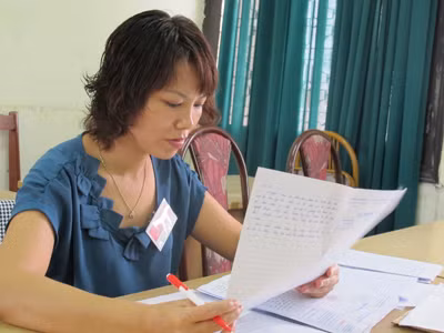 Chấm thi môn Văn ở ĐH Điện lực. Anh: Hồ Thu. Chấm thi môn Văn ở ĐH Điện lực. Anh: Hồ Thu