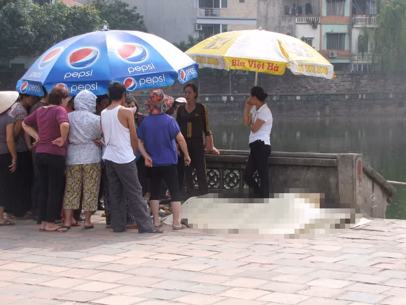 Hiện trường nơi phát hiện xác người đàn ông. Ảnh: T.N