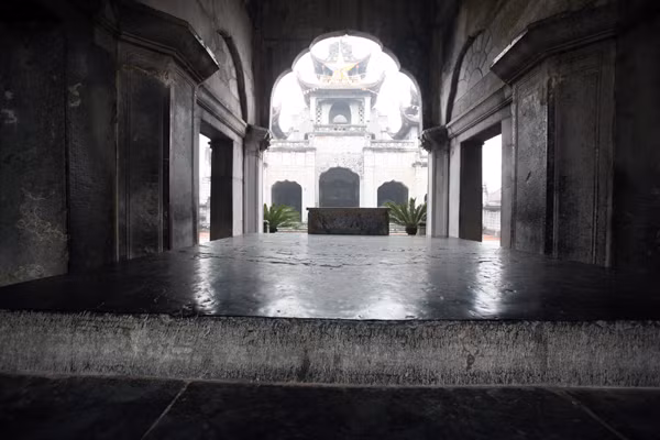 Những phiến đá lớn tại Phương Đình