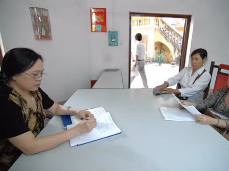Theo bà Nguyễn Thị Nương, cần phải có nguyên tắc cụ thể về việc tiếp đón công dân đến gửi đơn thư kiến nghị, phản ánh. Ảnh: Hồng Vĩnh