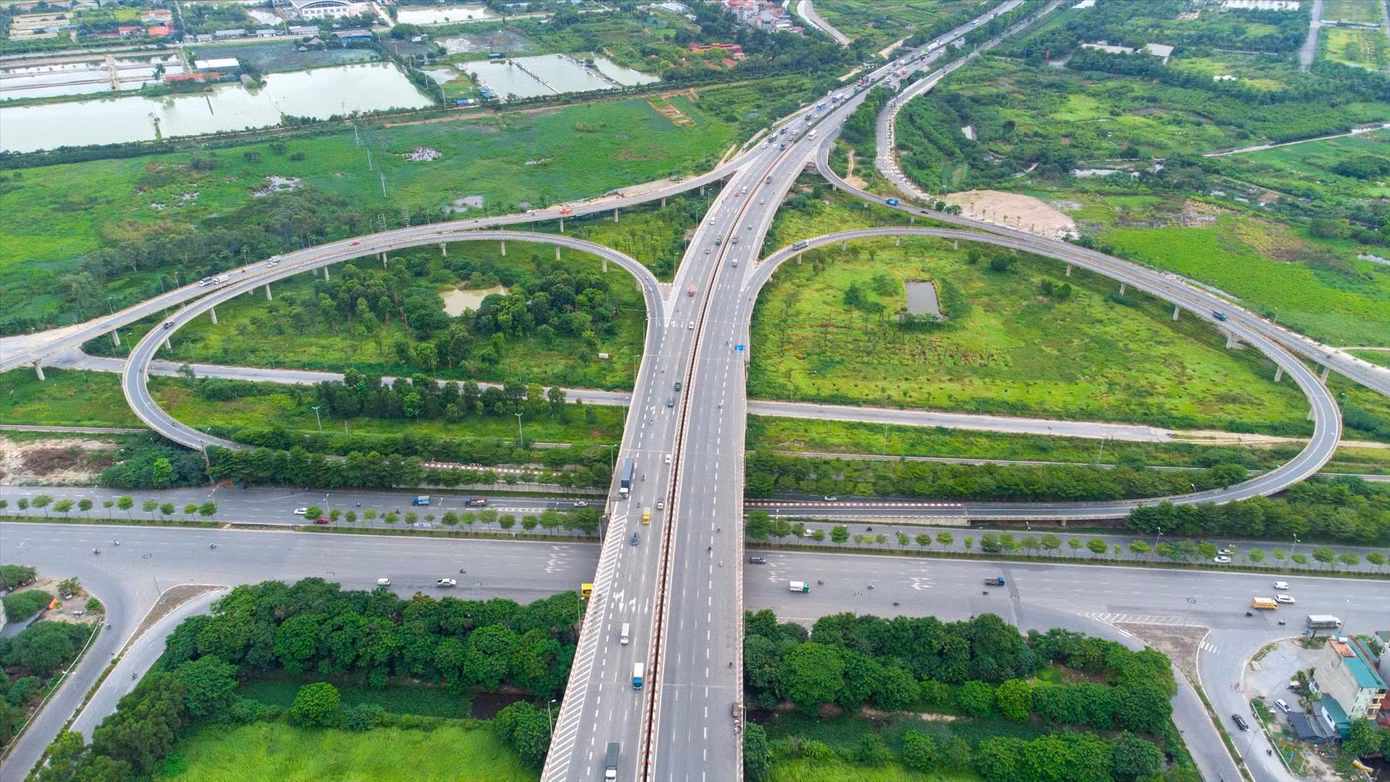 Hà Nội xác định phát triển nhanh, bền vững, nâng cao đời sống vật chất, tinh thần cho nhân dân. Ảnh: Như Ý Hà Nội xác định phát triển nhanh, bền vững, nâng cao đời sống vật chất, tinh thần cho nhân dân. Ảnh: Như Ý