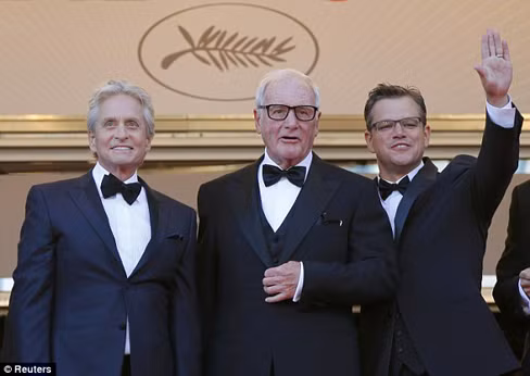 Tài tử Michael Douglas (trái) và Matt Damon (phải)tham gia diễn xuất trong bộ phim Behind The Candelabra
